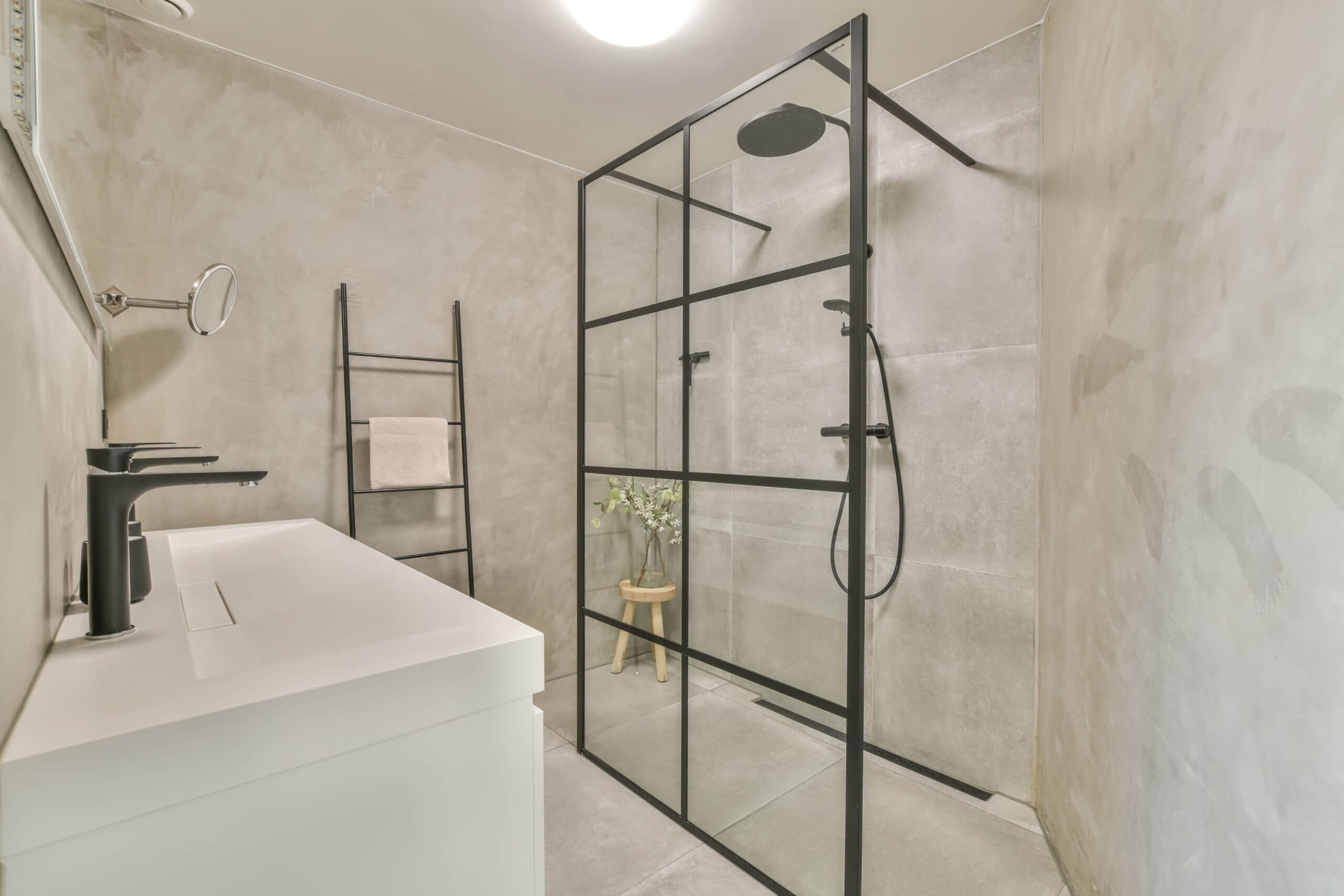Luxury shower room using the latest 2023 trends